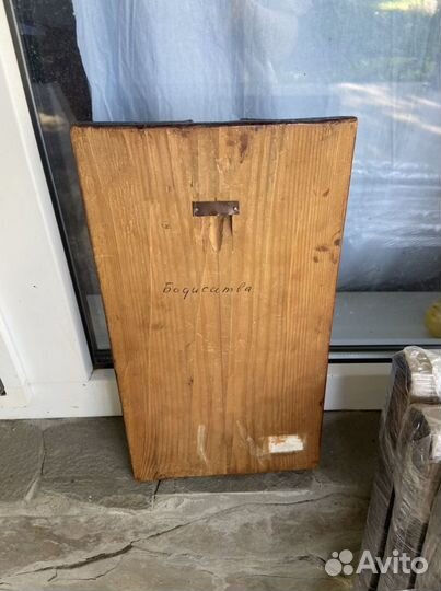 Маска из красного дерева