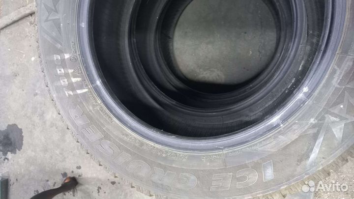 Bridgestone Ice Cruiser 7000 215/60 R16