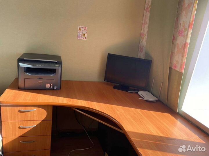 Письменный стол для школьника бу угловой