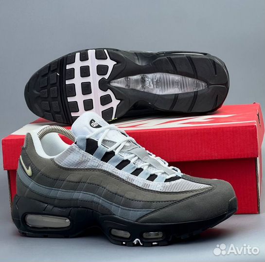 Серые кроссовки Nike Air Max 95