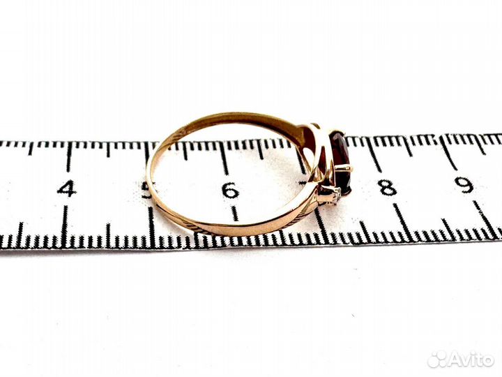 Кольцо золотое с камнем 585* 19,5р(Б2А)