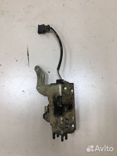 Замок двери багажника Chevrolet Niva