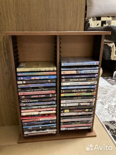 Полка с дисками DVD