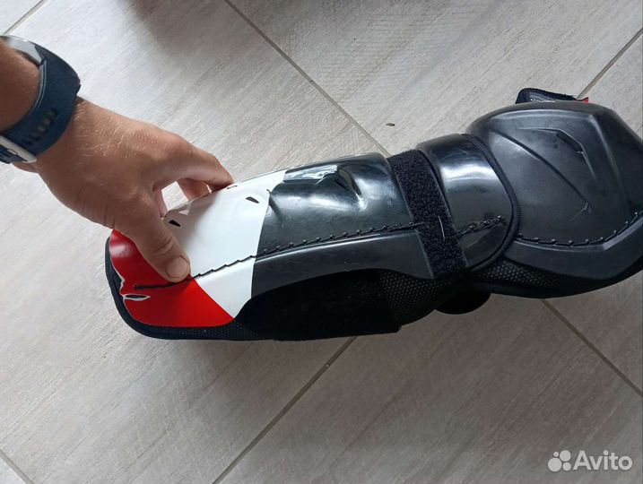 Щитки хоккейные ccm 14 FT475