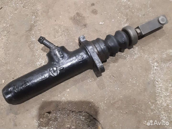 Главный цилиндр сцепления ауди 100 С4 audi 100 C4