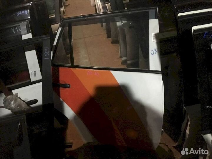 Дверь задняя правая Nissan Wingroad Y12