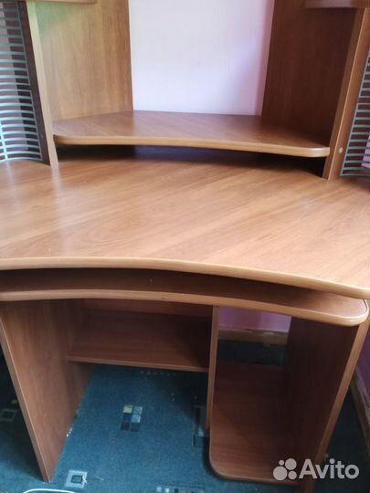 Компьютерный стол