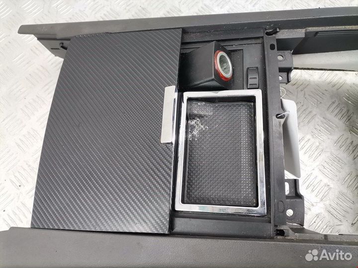 Подлокотник для Volkswagen Touareg 1 7L6864348N