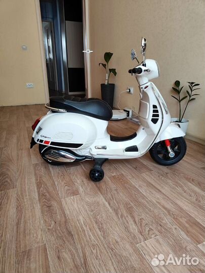 Детский электромотоцикл Weikesi Vespa GTS super