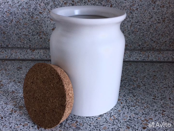 Банка керамич. 1,5л новая