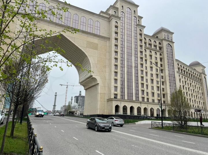 2-к. квартира, 124 м², 3/16 эт.