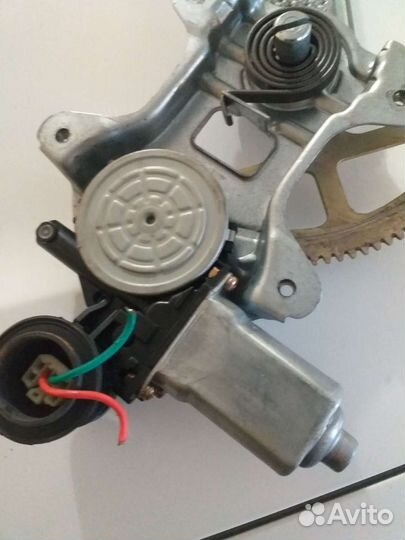 Стеклоподъемник toyota