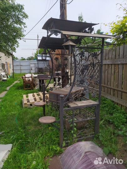 Мангал с крышей