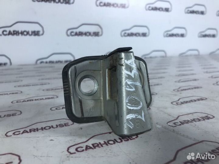 Ответная часть замка двери задняя левая Audi A4 B5