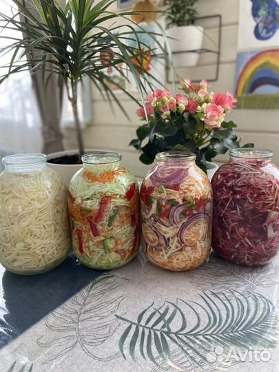 Квашеная капуста, хлебцы, хлеб, квас, шоколад