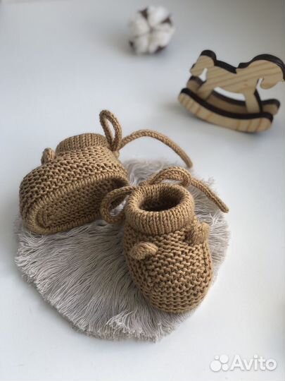 Вязаные пинетки с ушками