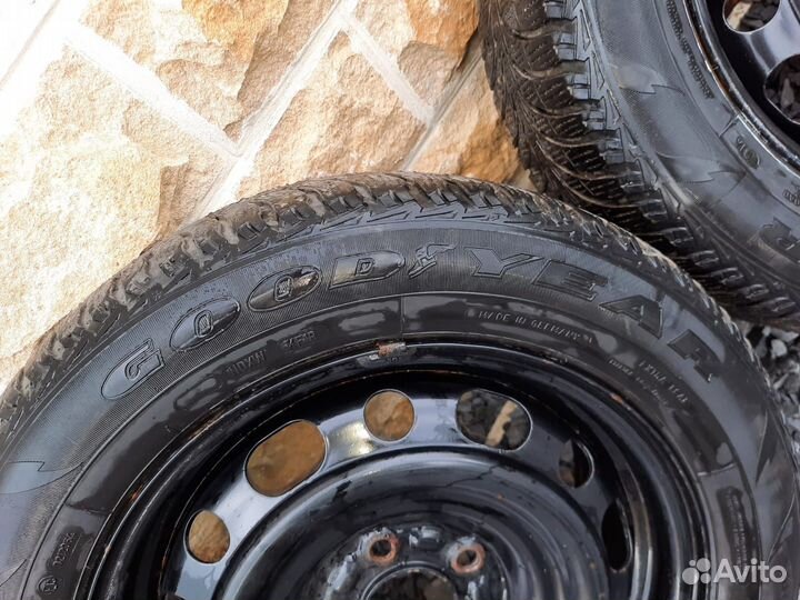 Goodyear UltraGrip Ice+ 205/60 R16