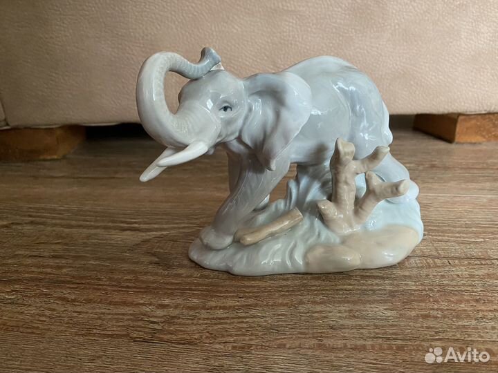 Статуэтка слон