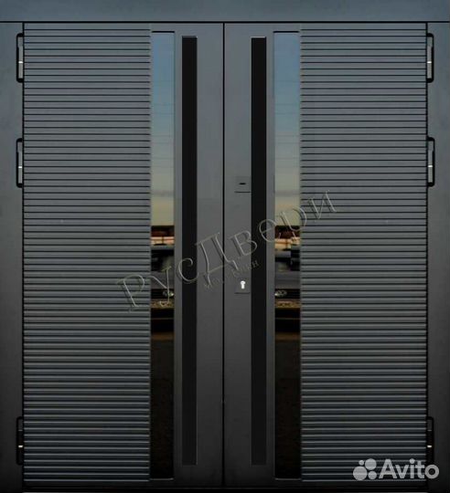 Современная металлическая дверь в квартиру и дом