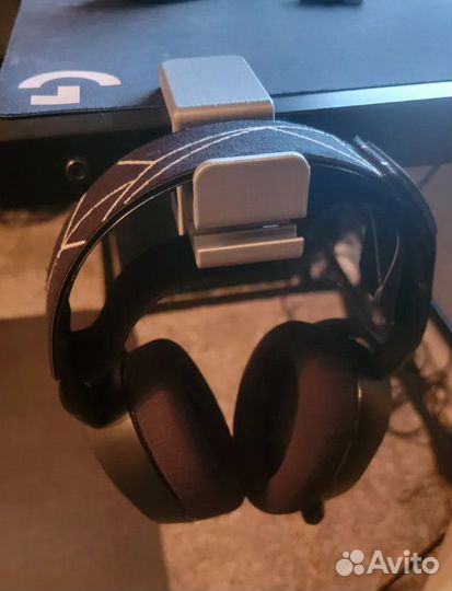 Подставка-кронштейн для наушников