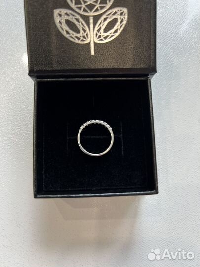 Кольцо белое золото с бриллиантами Эпл