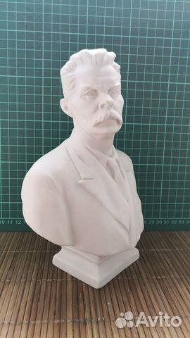 Бюст М. Горький лфз