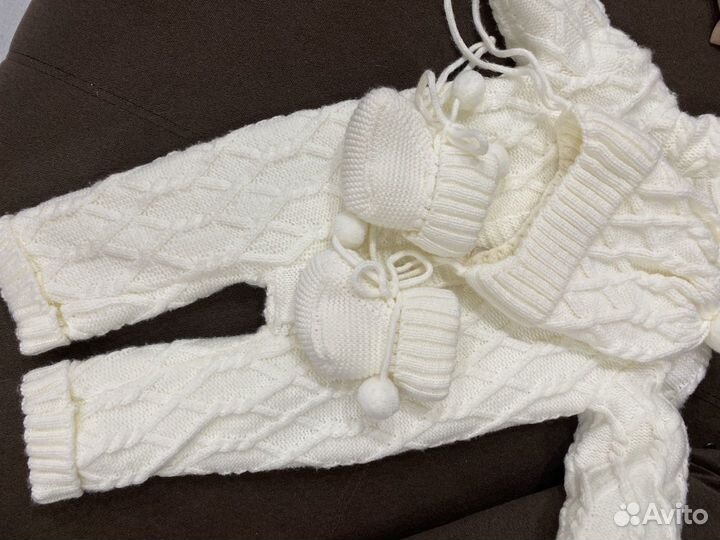 Вязаный комплект на выписку