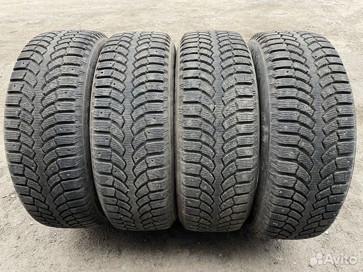Bridgestone Blizzak Spike-01 235/65 R17