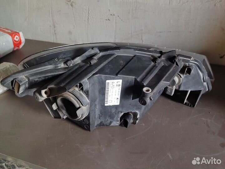 Фара передняя левая Volkswagen Polo 5