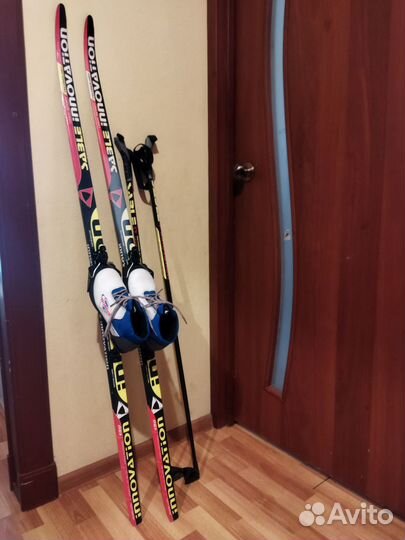 Лыжи беговые 150, палки и ботинки 35 разм