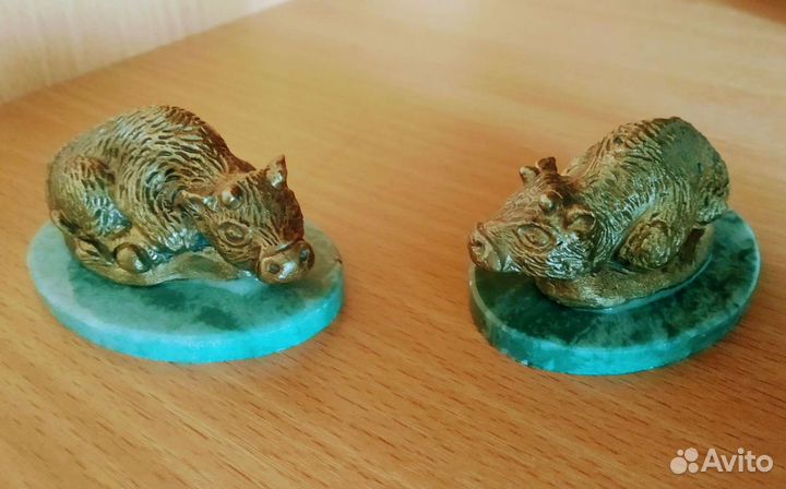 Фигурки быков - тельцы