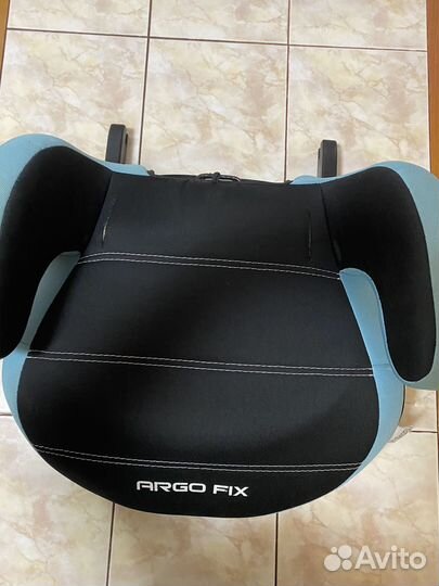 Детский бустер с креплением изофикс