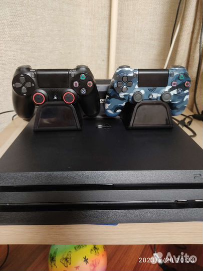 Игровая приставка ps4 pro 1tb