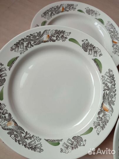 Тарелки зик мелкие 24 см (много)