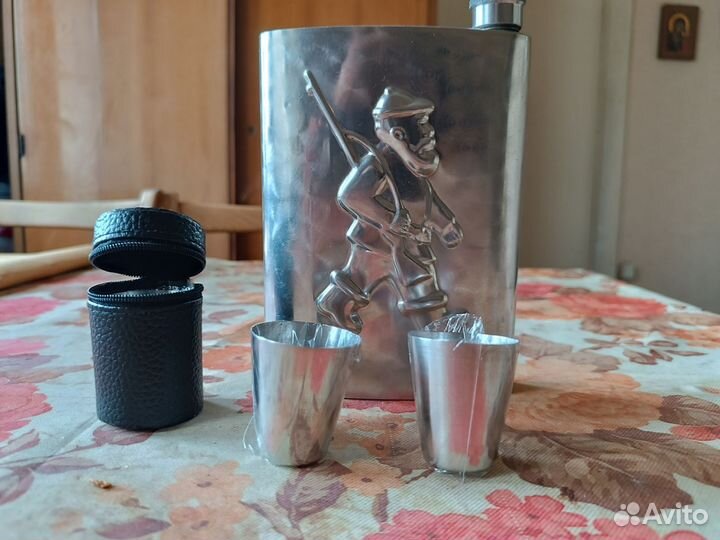 Фляшка и рюмки