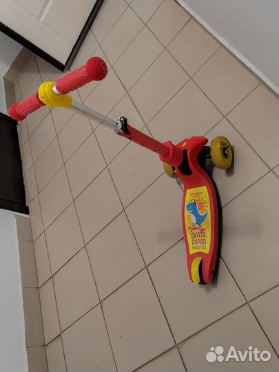 Самокат детский трехколесный