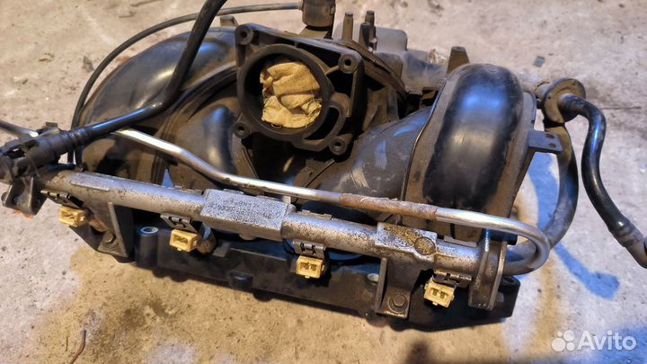 Впускной коллектор Форд Фокус 1 Zetec