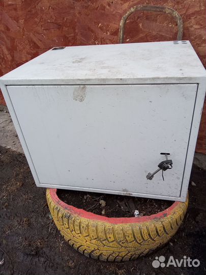 Ящик металлический с замком