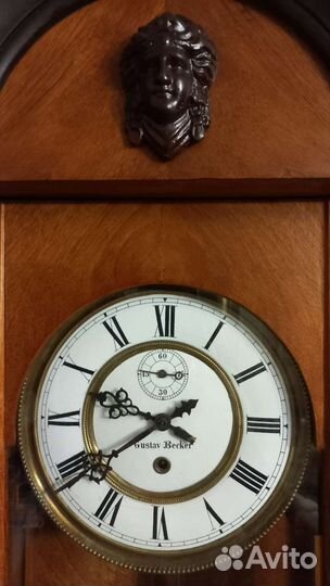 Старинные настенные жильные часы Gustav Becker