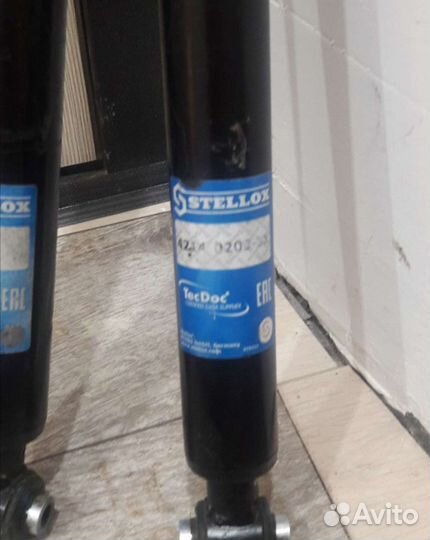 Амортизаторы новые на мерседес w212