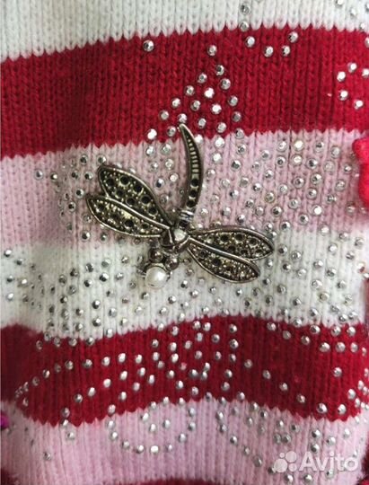 Яркая шапочка. Стильно украшена. до 12 лет