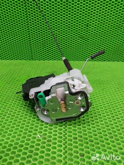 Замок двери задний правый Honda Accord 7 из англии