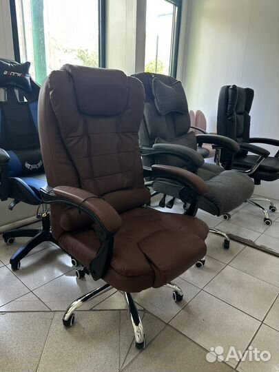 Офисное кресло