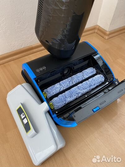 Моющий пылесос Philips AquaTrio Pro