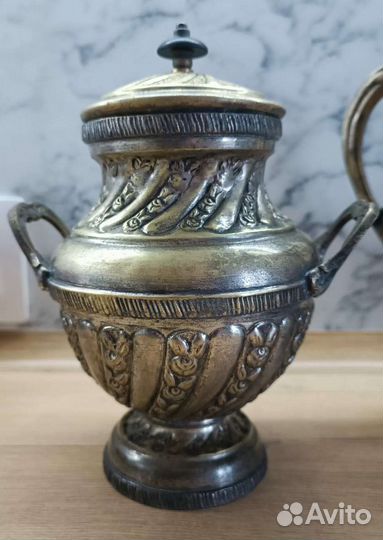 Антикварный набор : кофейник заварник сахарница