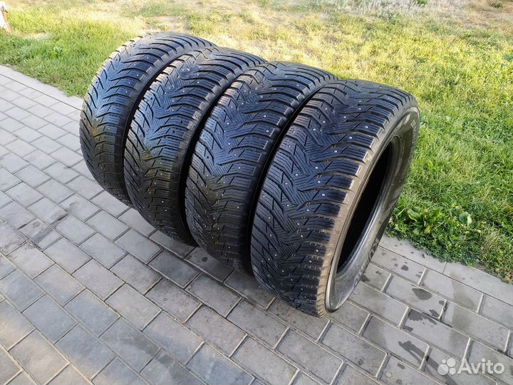 Kumho WinterCraft Ice WI31 235/65 R17 108T