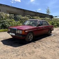 Mercedes-Benz W123 3.0 MT, 1978, 473 000 км, с пробегом, цена 170 000 руб.