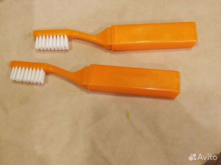 Зубная щетка