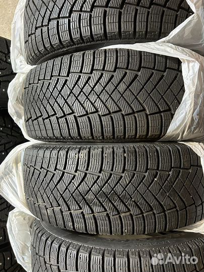 Pirelli Ice Zero FR SUV 235/55 R19