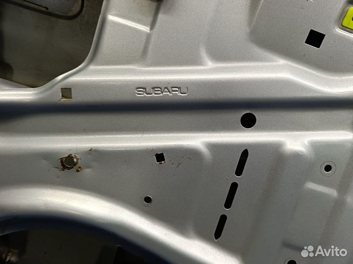 Дверь передняя левая Subaru legacy